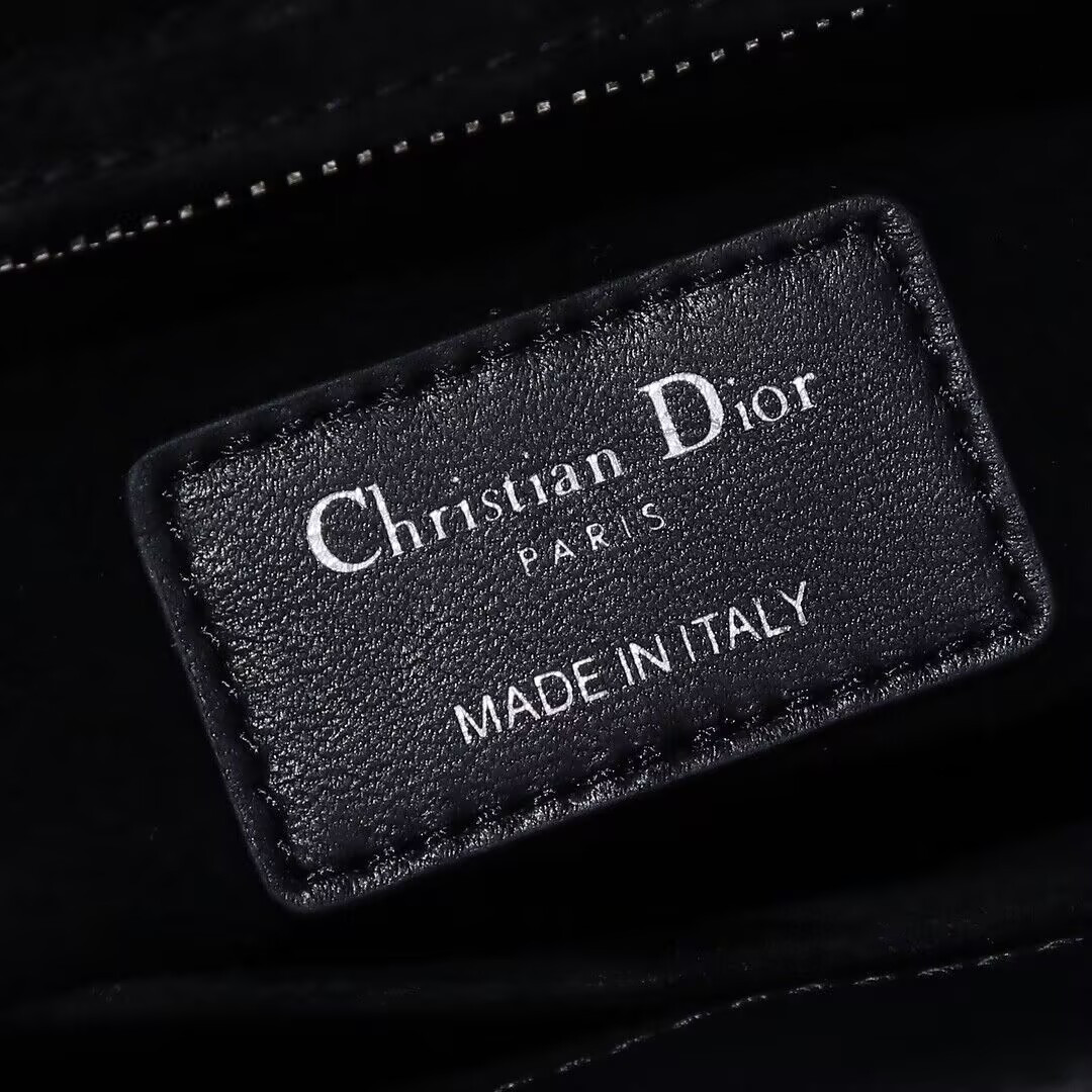 small lady D*or bag 20 x 17 x 8 cm