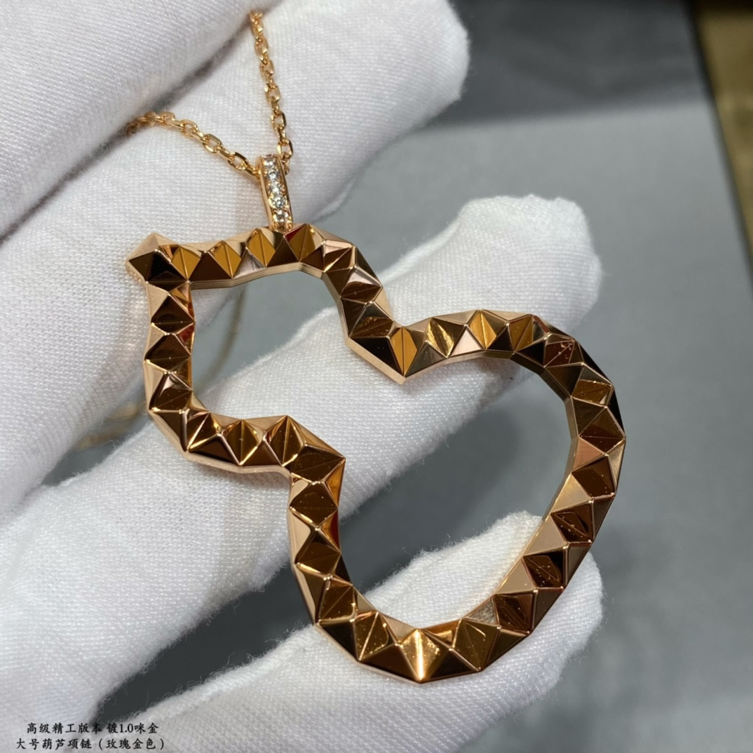 Qeelin Large Gourd Necklace