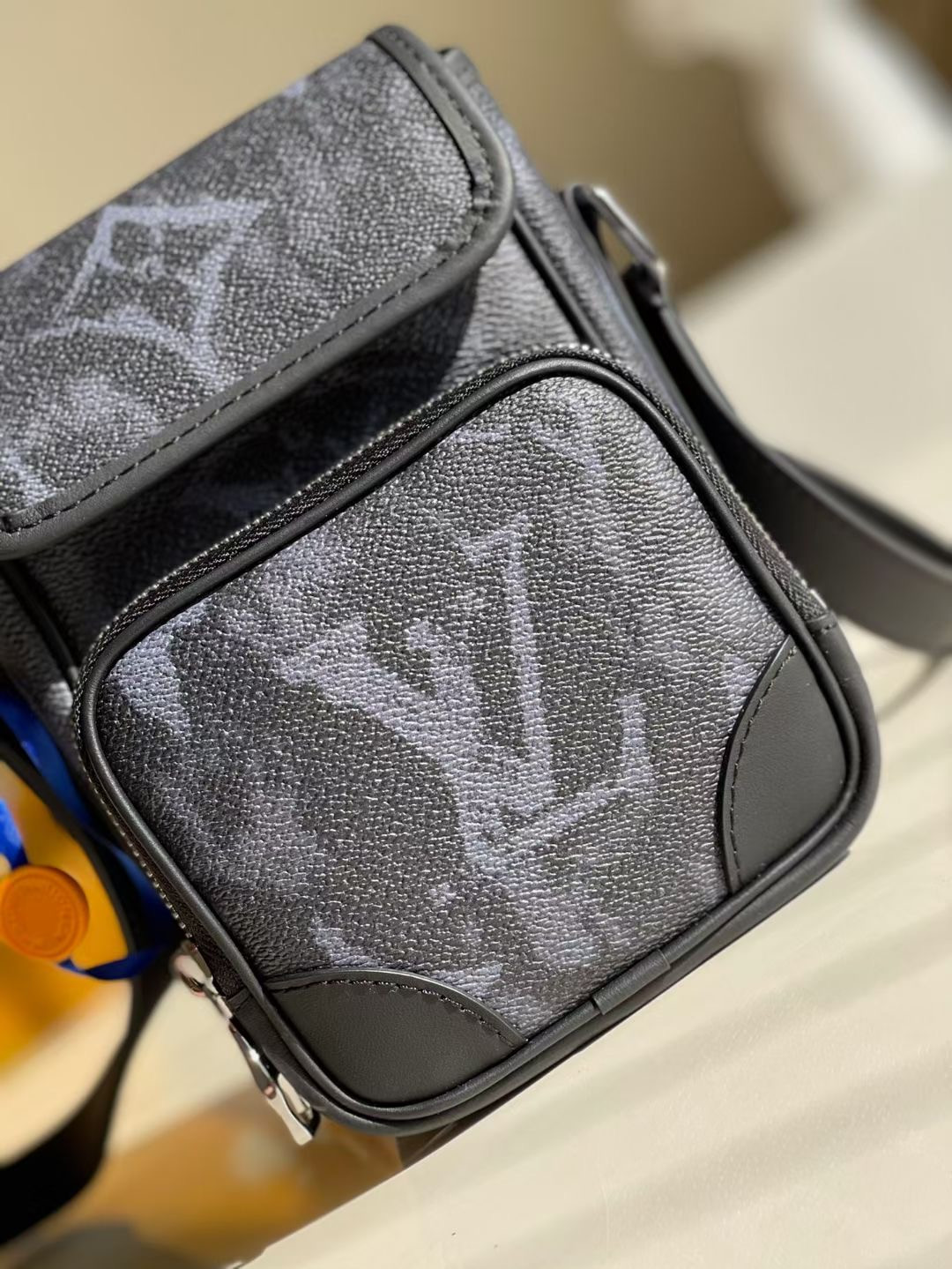 NANO AMAZON MESSENGER M45650