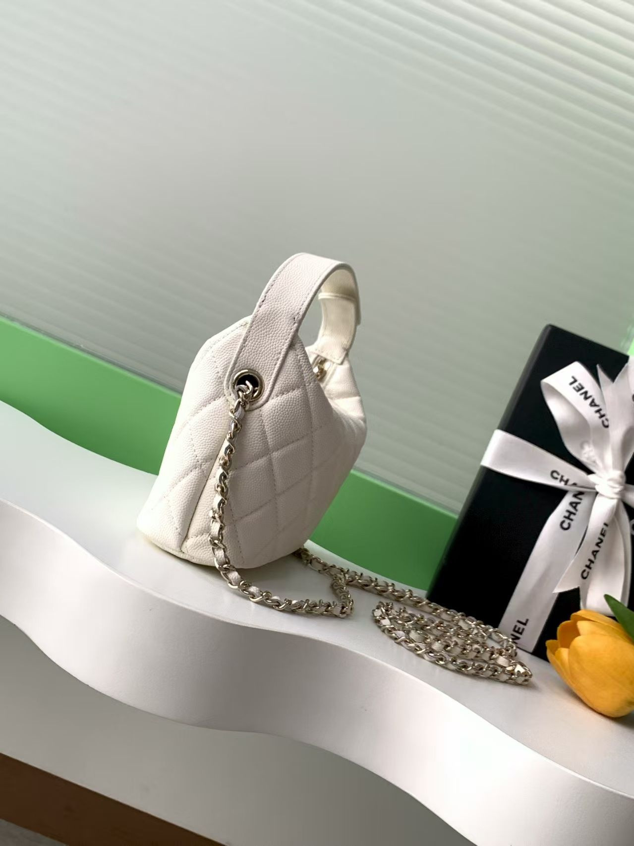 Ch*el clutch with chain 21.5x19x6cm