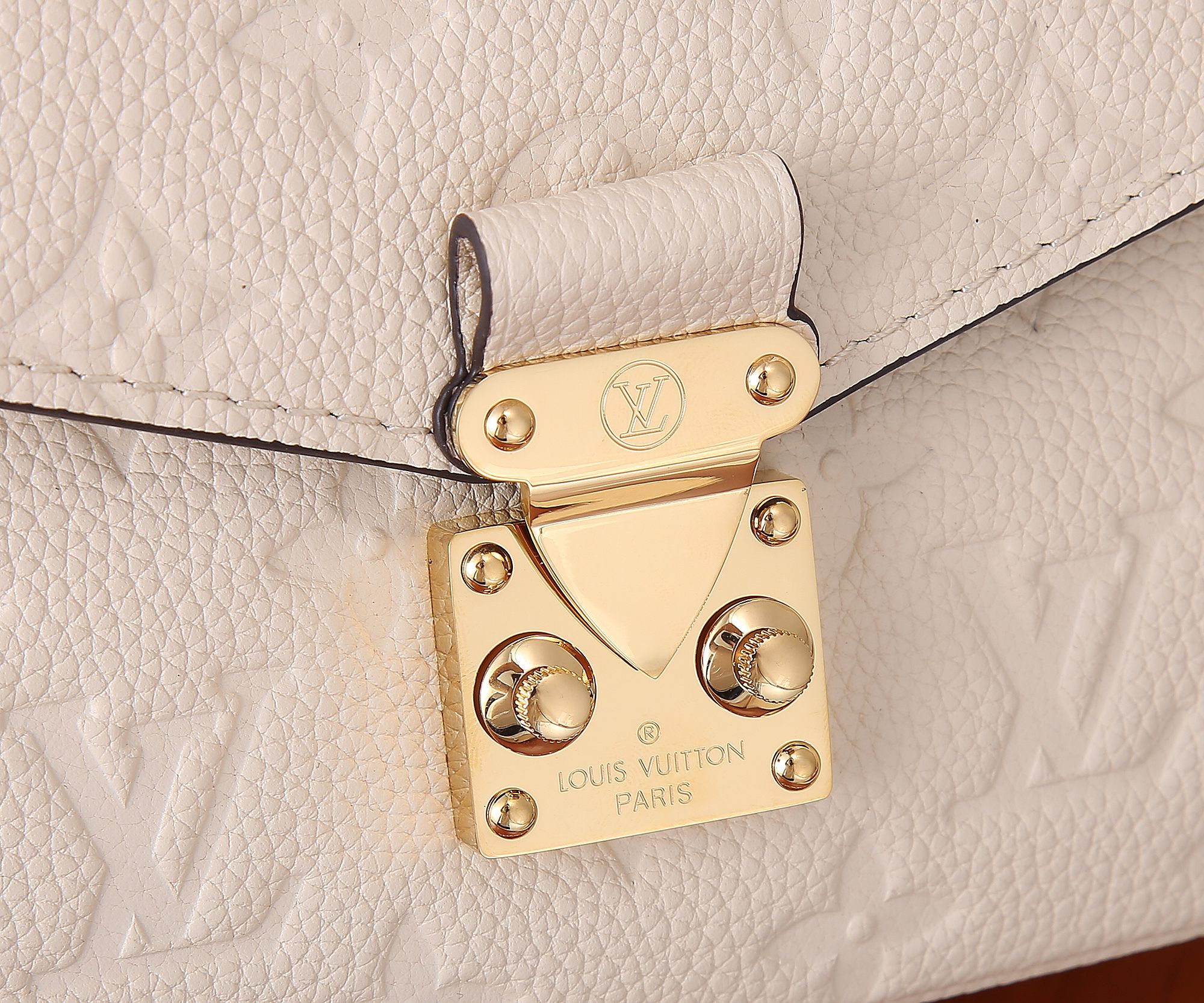 LV Pochette Métis East West M22942 21.5 x 13.5 x 6 cm