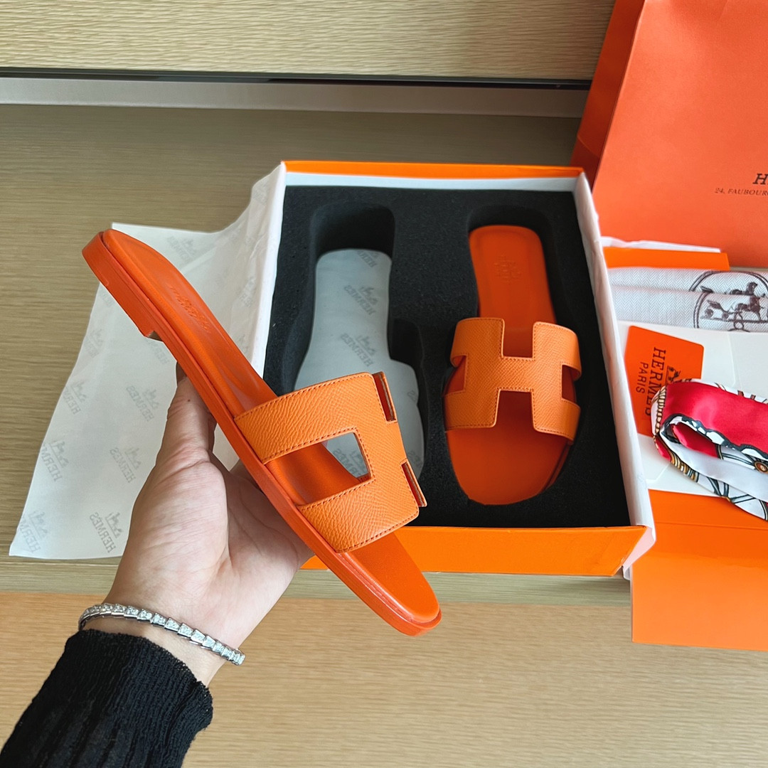 ua H**me5 oran sandal