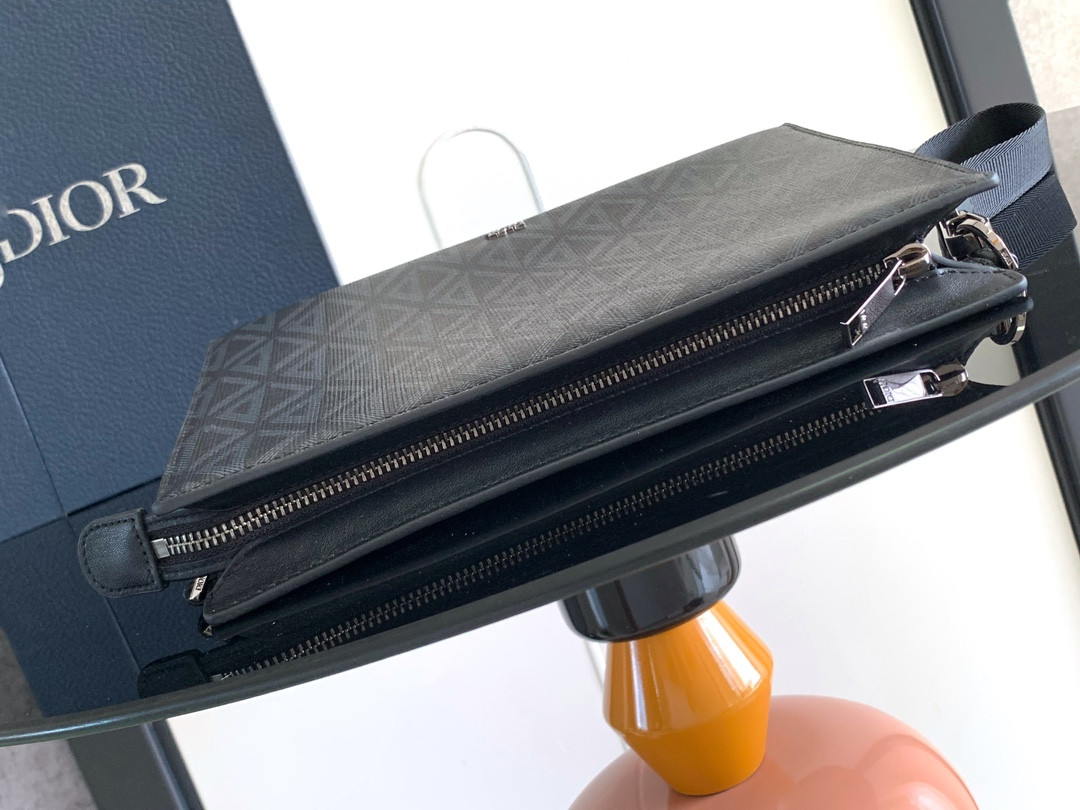 D*or a5 triangle pouch 27 x 19.5 x 6 cm