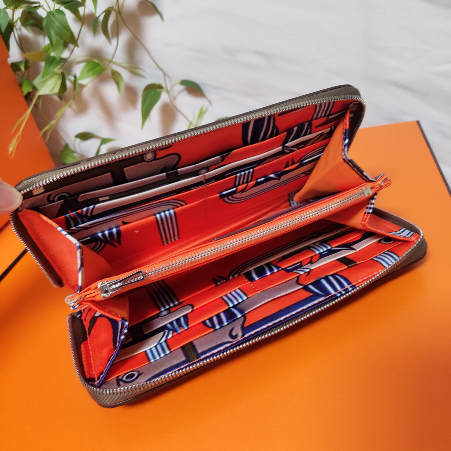 H**me5 long wallet 20x11cm