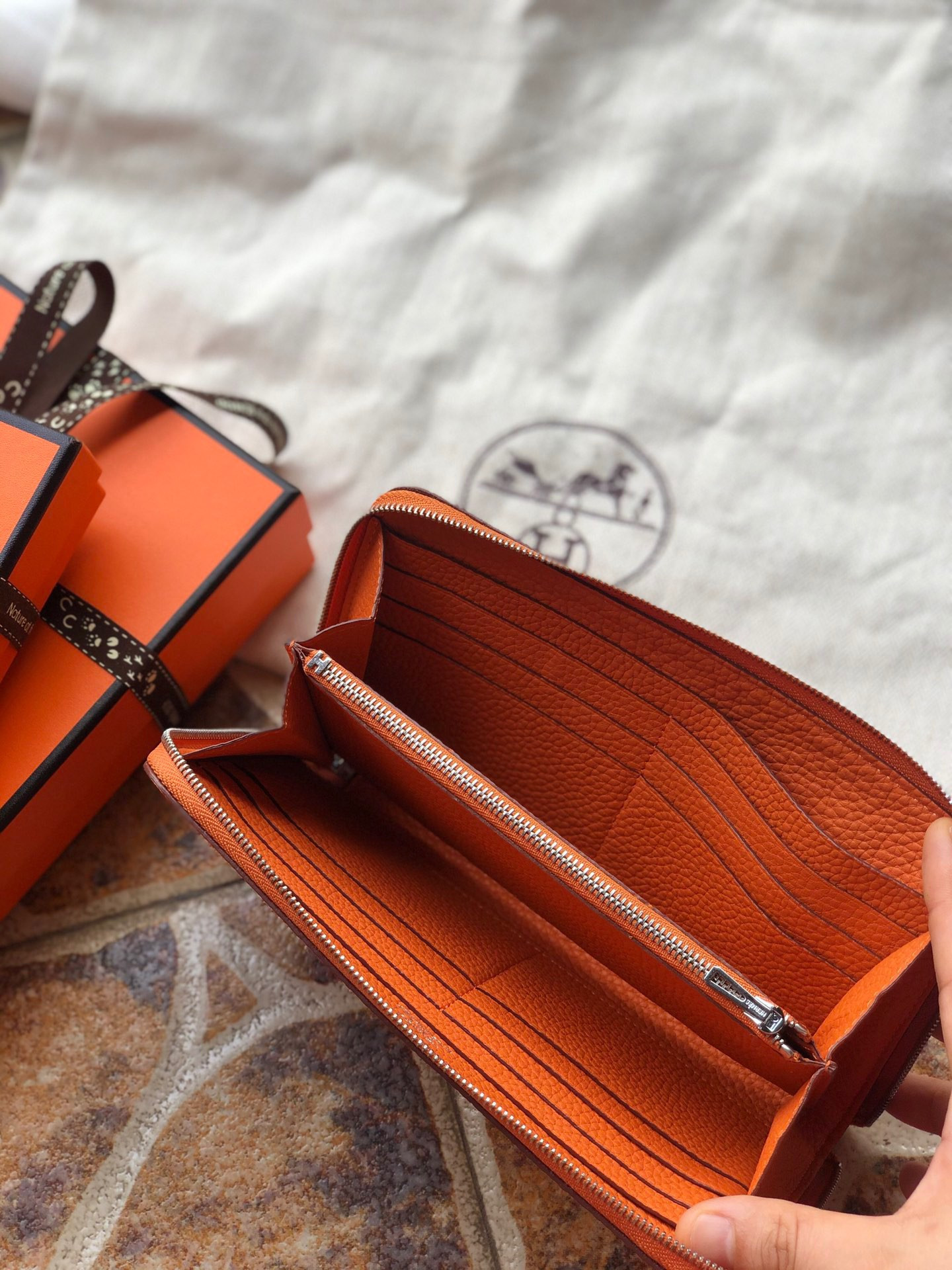 H**me5 long wallet 20x11cm